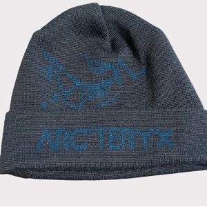 arcteryx beanie blue